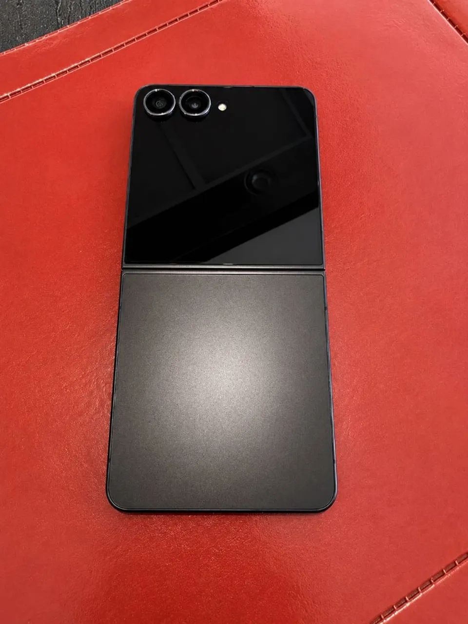 Samsung Galaxy Z Flip7 256Gb - Foto 5