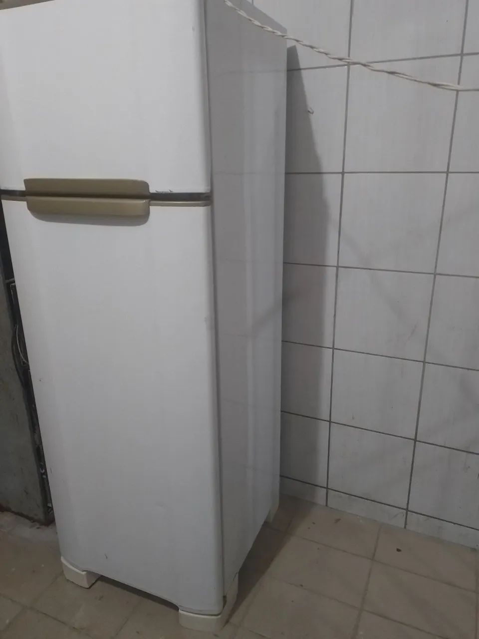 Geladeira gelando perfeitamente por dentro zero por fora nova entrega gratis 