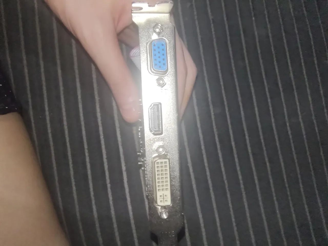 Placa de vídeo GT210 FXPRO 1GB DDR3 - Foto 4