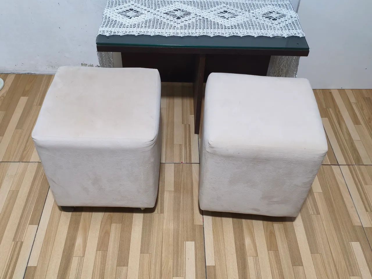 Sofa+ rack+ mesa de centro com pufes  - Foto 4
