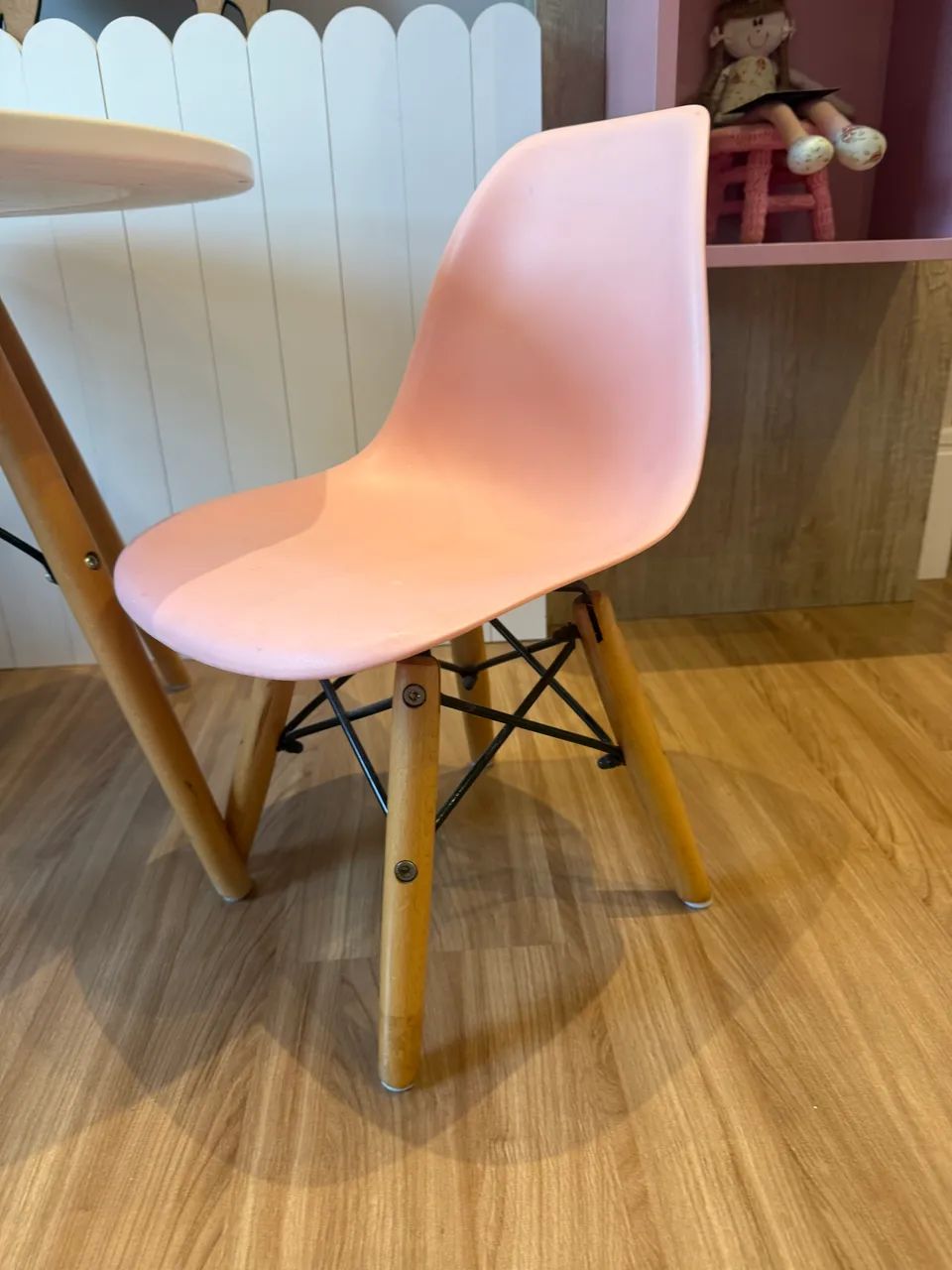 Mesa e cadeira infantil eames  - Foto 4