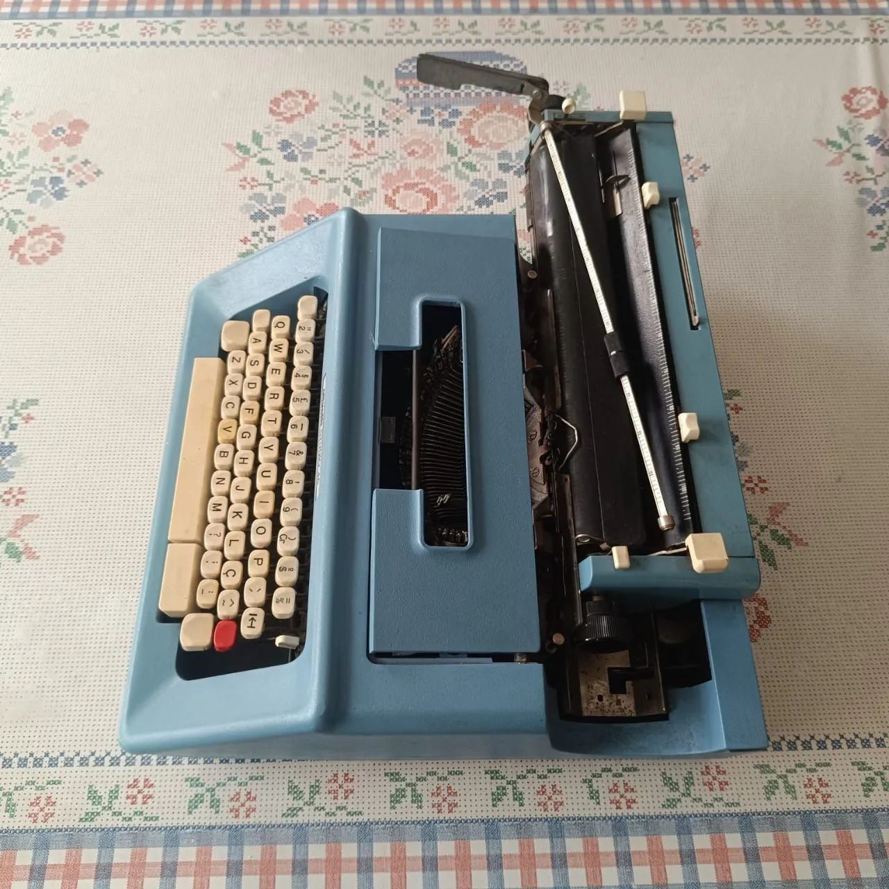 Maquina de escrever Olivetti Studio 46 - Foto 2