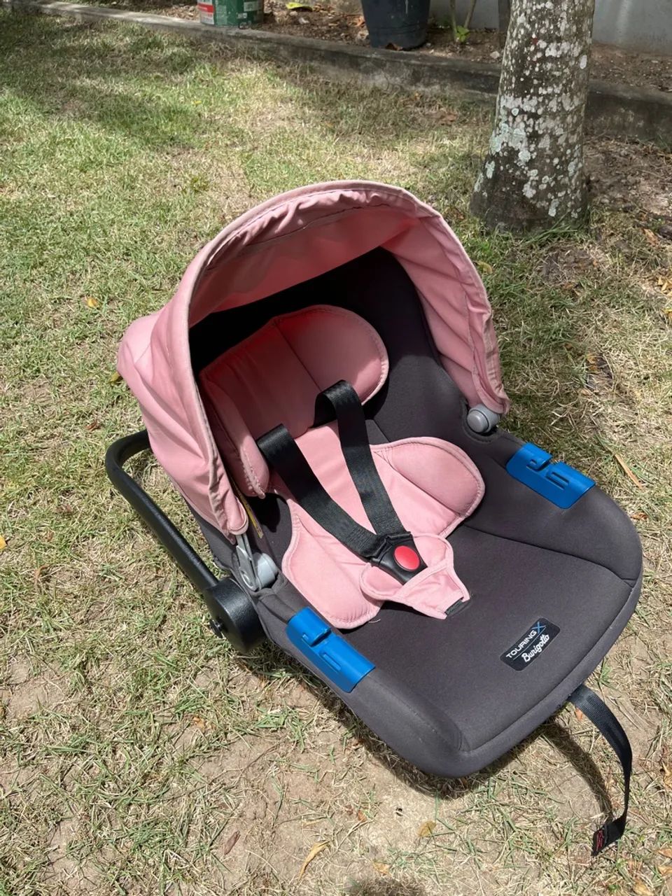 Vende-se carrinho de bebê e bebê Conforto  - Foto 3