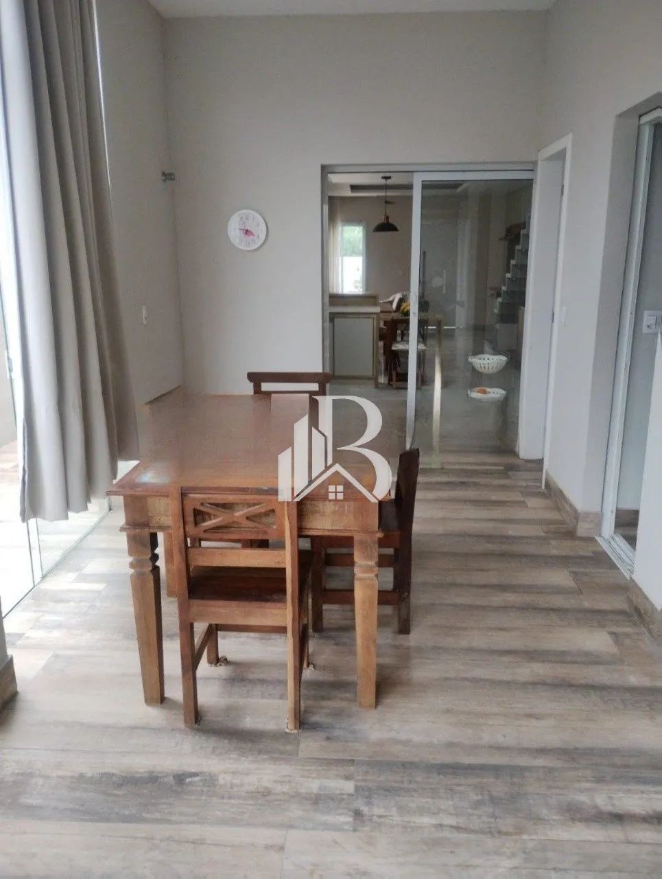 Casa com 162m, 3 quartos, 2 suítes e 2 vagas no bairro Carianos - Foto 4