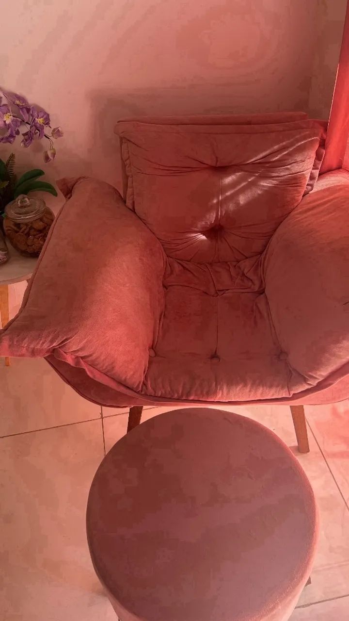 2 Poltronas com 2 poof 