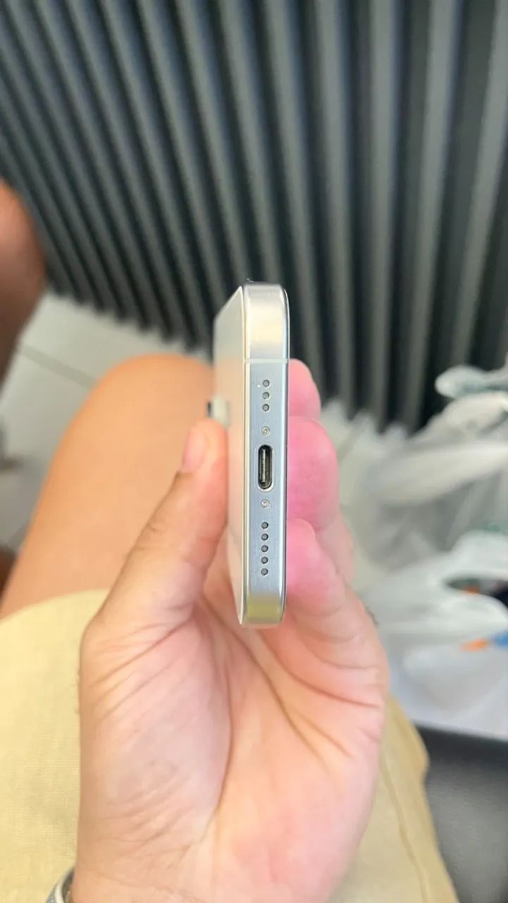 iPhone 15 Pro - 128GB - Foto 3