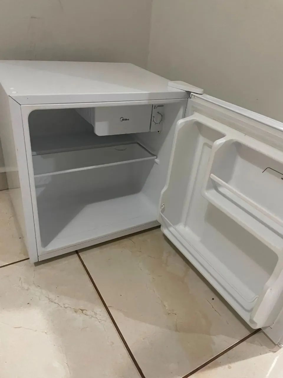 Frigobar Midea 220V - Conservado - Foto 3