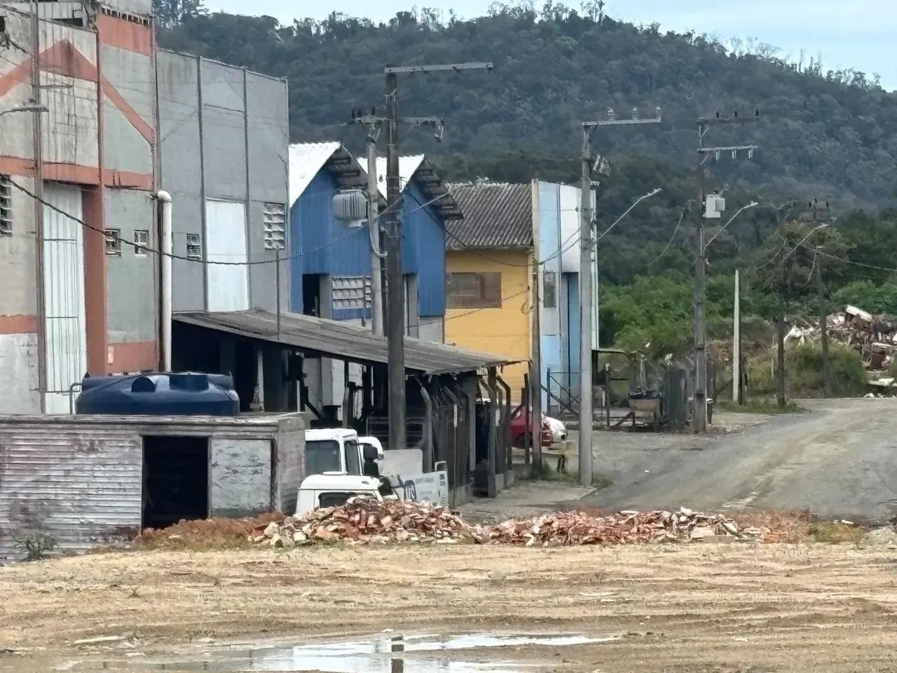 Galpões de 500 m2 Piçaras sc junto br 101 - Foto 5