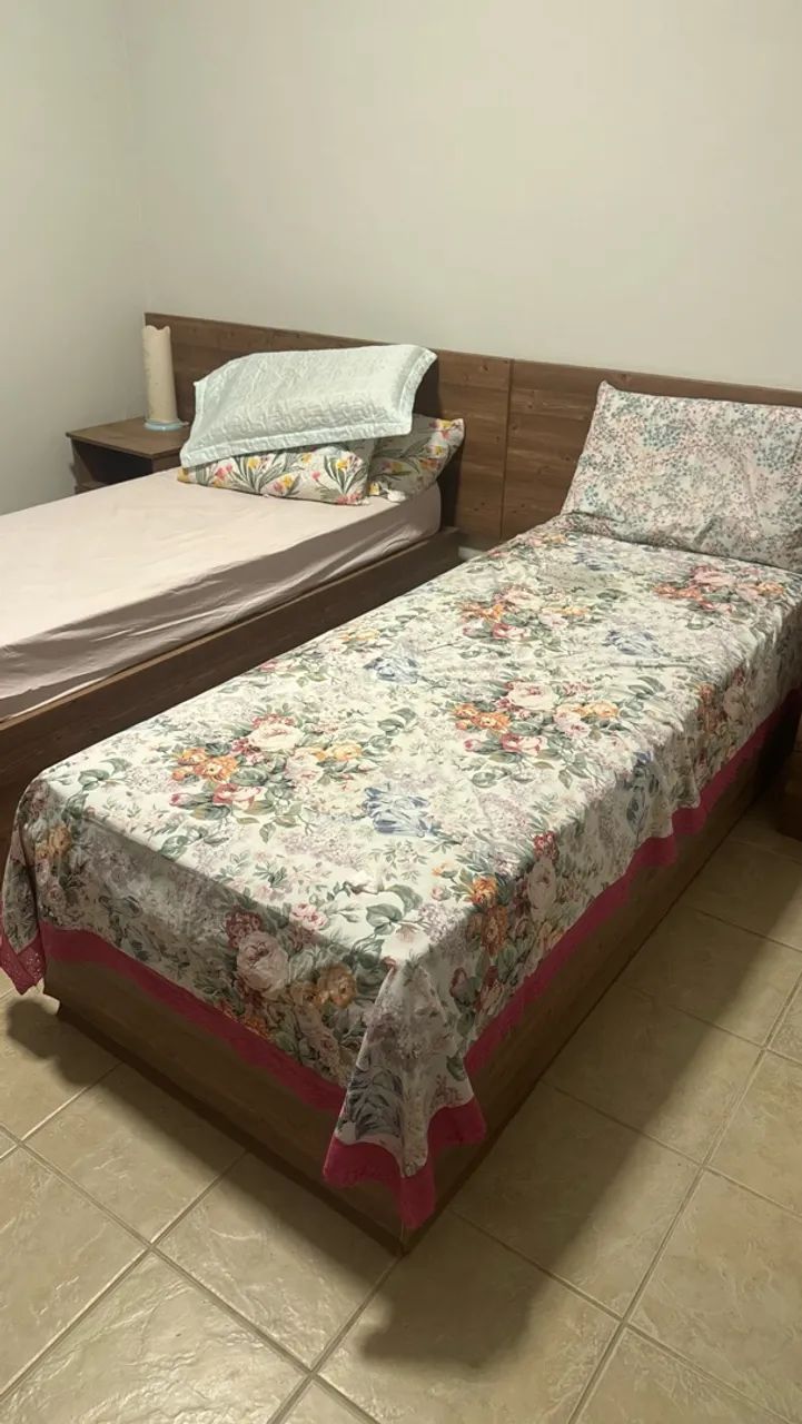 Cama de solteiro com colchão 