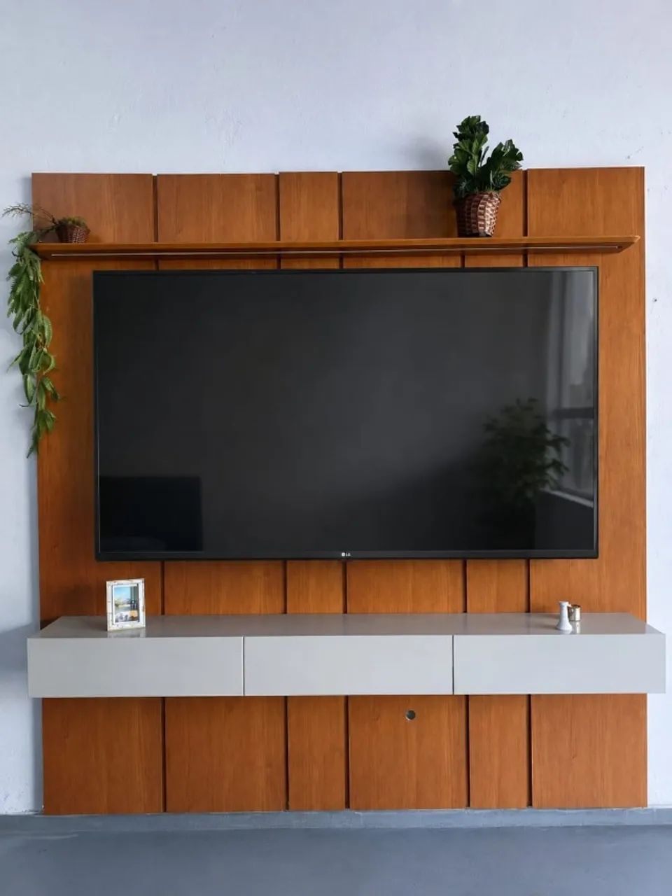 PAINEL PARA TV COM LED 