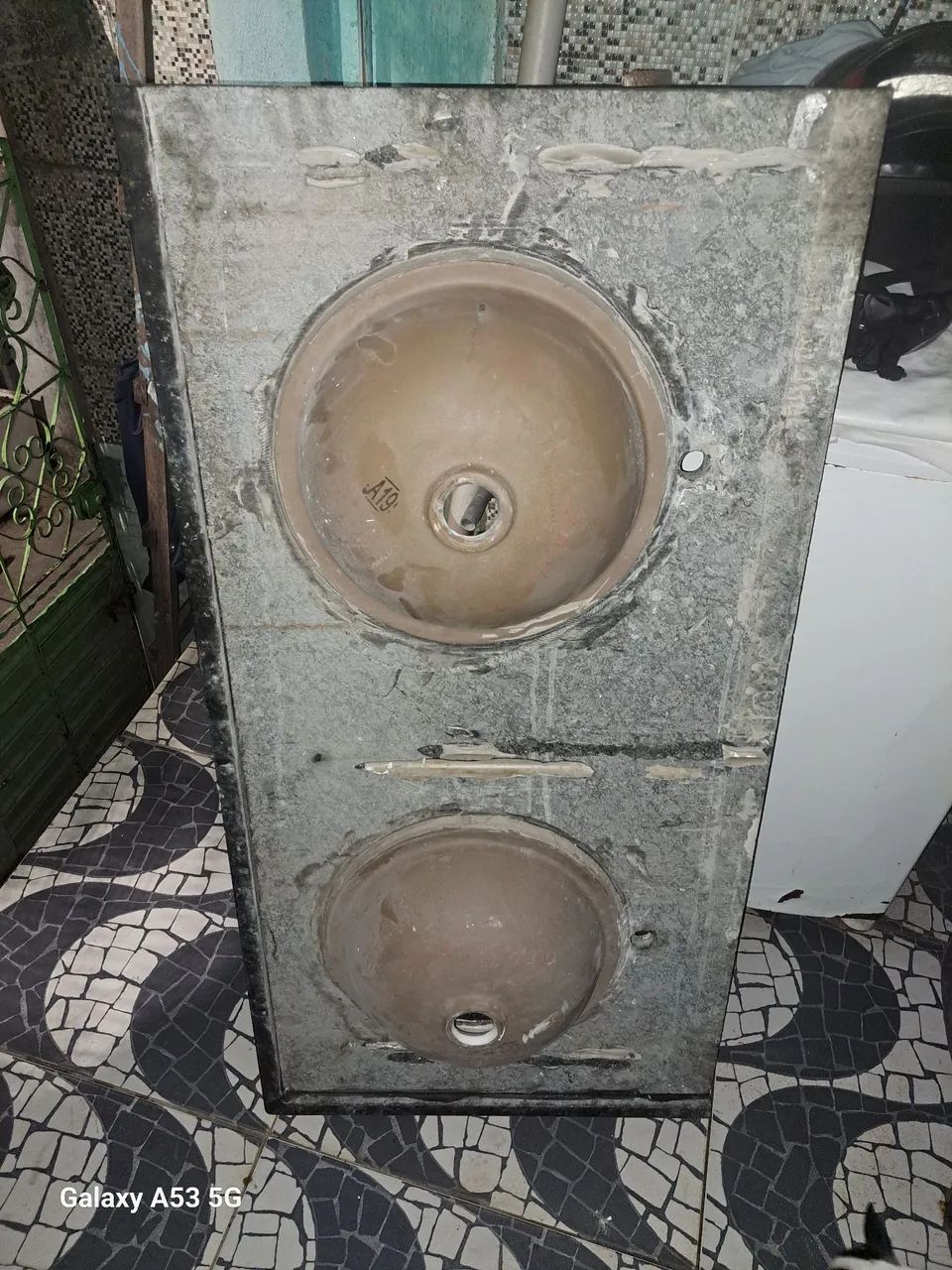 Pia de mármore com duas Cubas65562843414657122