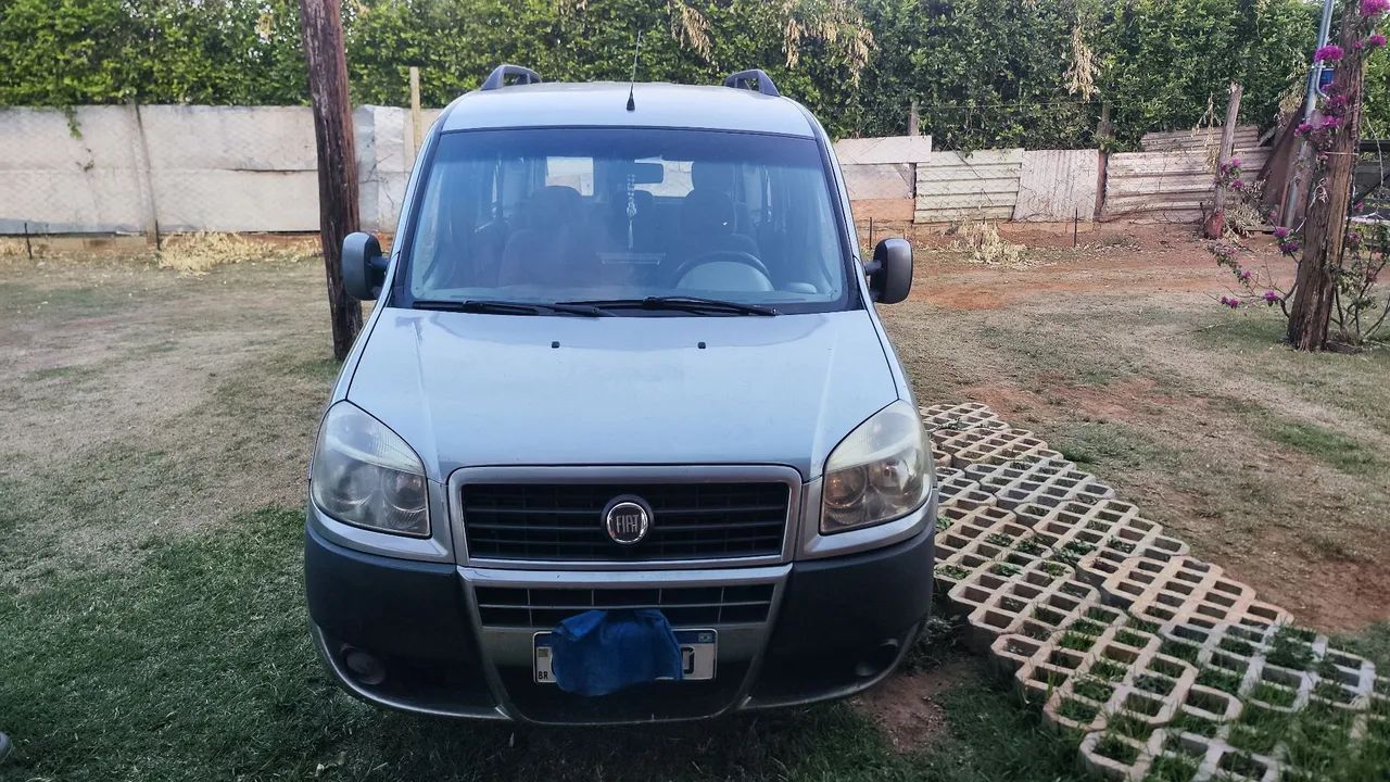 Fiat Doblo ESSENCE 1.8 16V FLEX 2013