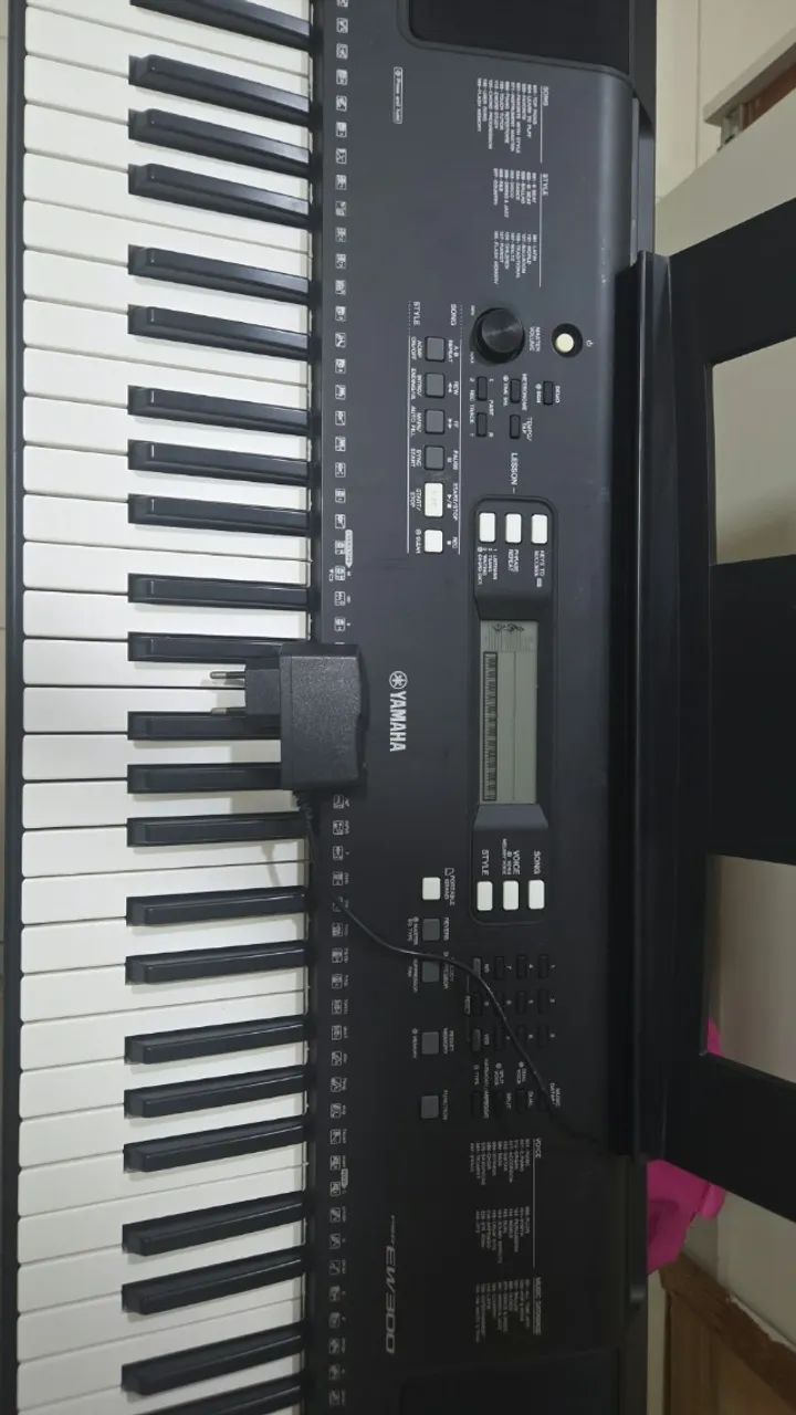teclado yamaha ew300 76 teclas - Foto 3