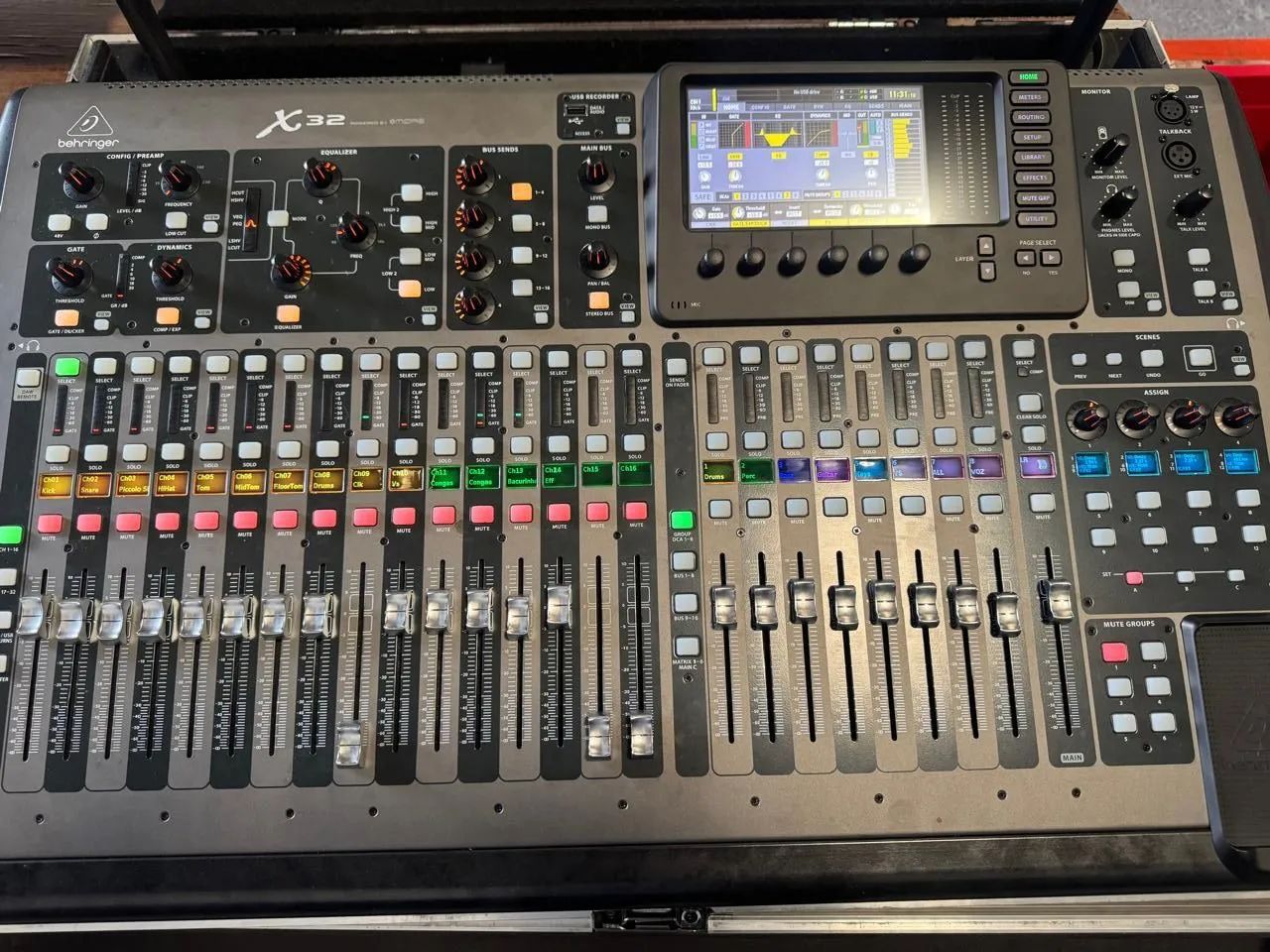 Mesa Digital Behringer X32 - Foto 2