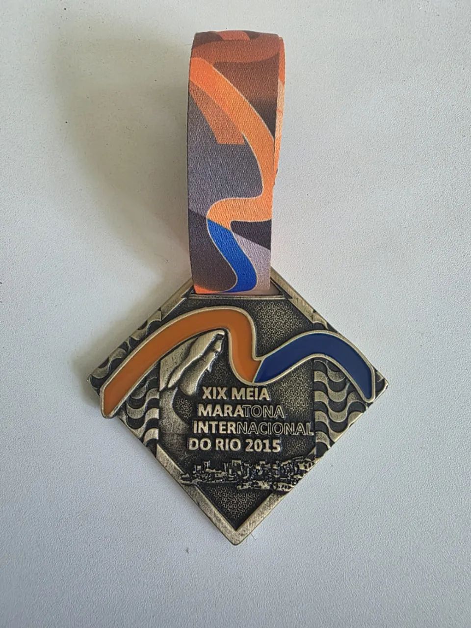 Medalha XIX Meia Maratona Internacional do Rio 2015 - Foto 4