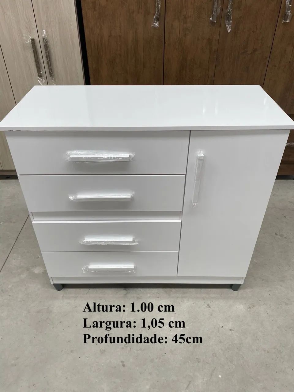 Cômoda com 4 gavetas - entrego 