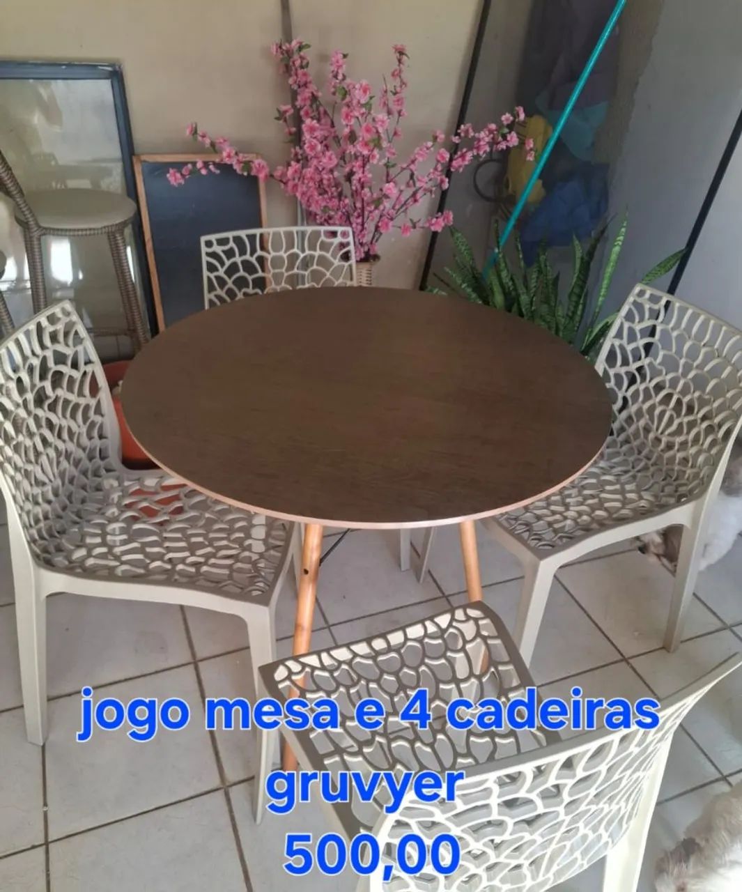 Vendo conjunto de mesa jantar.