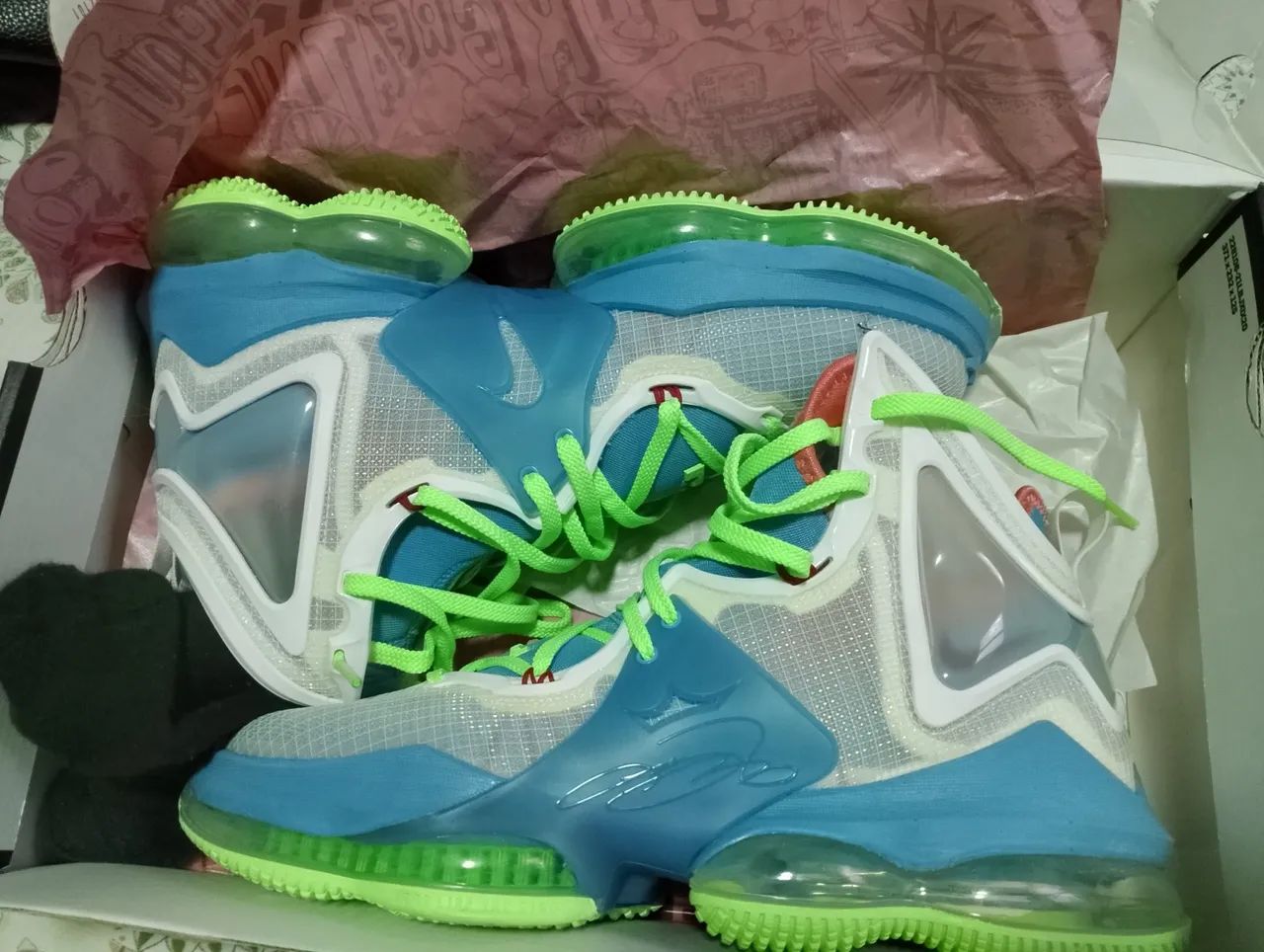 Tênis Lebron XIX 