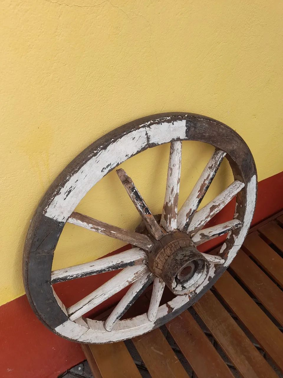 Roda de carroça de madeira no estado 72cm - Foto 3