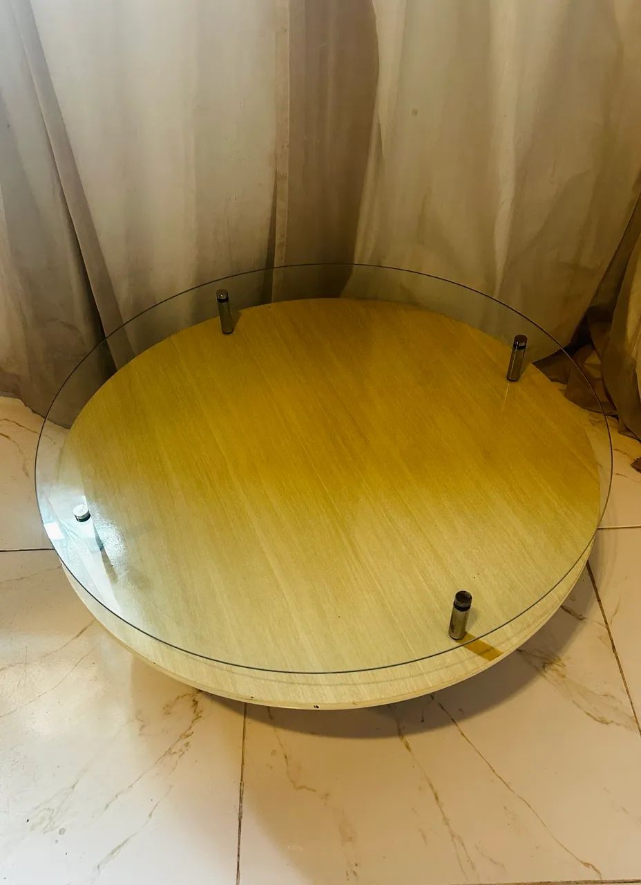 Mesa de centro redonda com tampo de vidro 79 cm - Foto 2