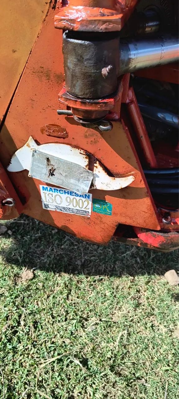 Retroescavadeira Tatu Marchesan R-5 - Excelente Estado - Pronta para Trabalhar - Foto 2