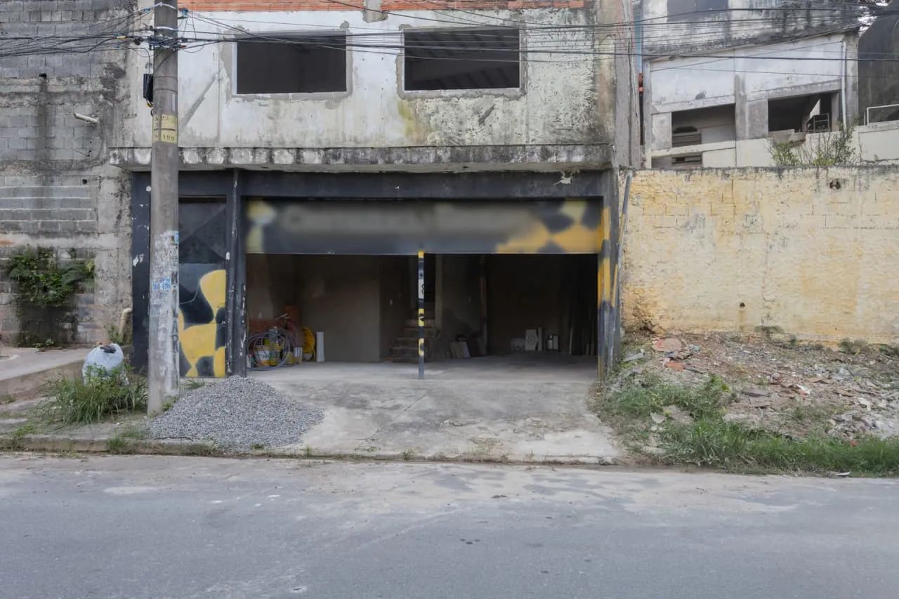 Sala comercial na Rua Tritão, 47 - Cima  135 m²