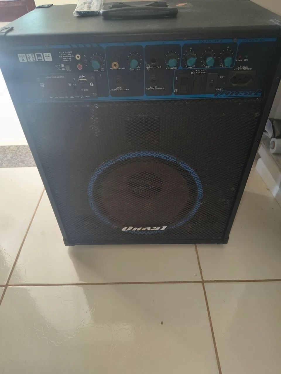Caixa de som Amplificada