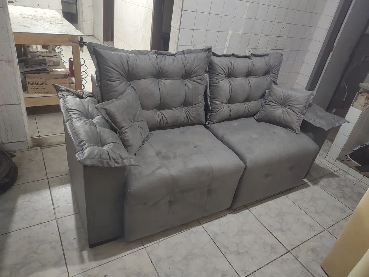 Sofá retrátil retro 2 metros  - Foto 2