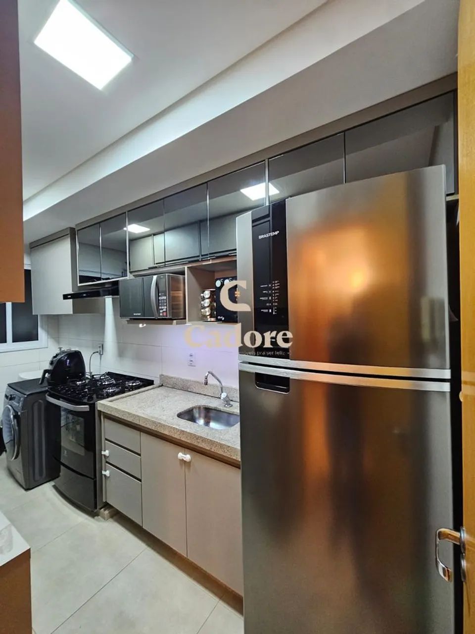 Apartamento à venda no Centro com 2/4 sendo 01 suíte e 02 garagem coberta - Foto 3