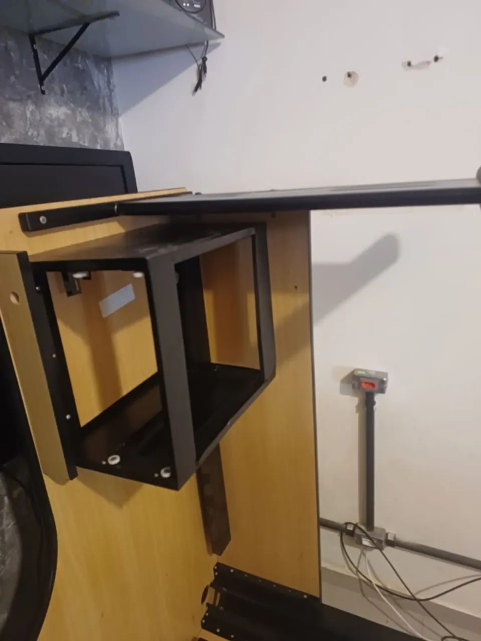 MESA DE ESCRITÓRIO EM "L" - AMPLA E FUNCIONAL - Foto 4