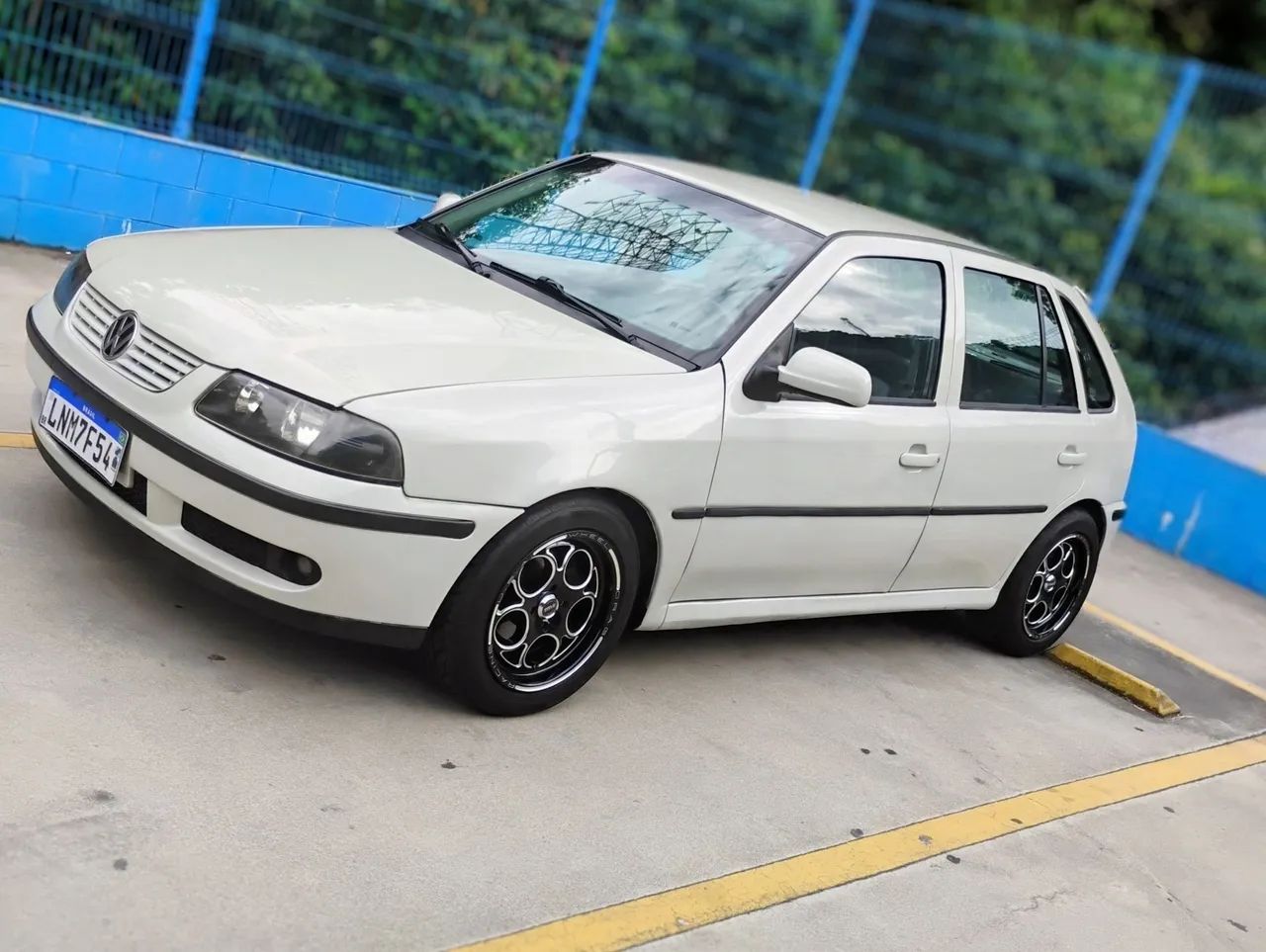 Volkswagen Gol GERAÇÃO III 1.8 MI 8V GASOLINA MEC. 4P 2001