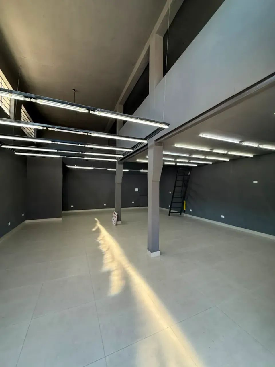 Ponto Comercial de Esquina para alugar no Mogilar - Foto 5