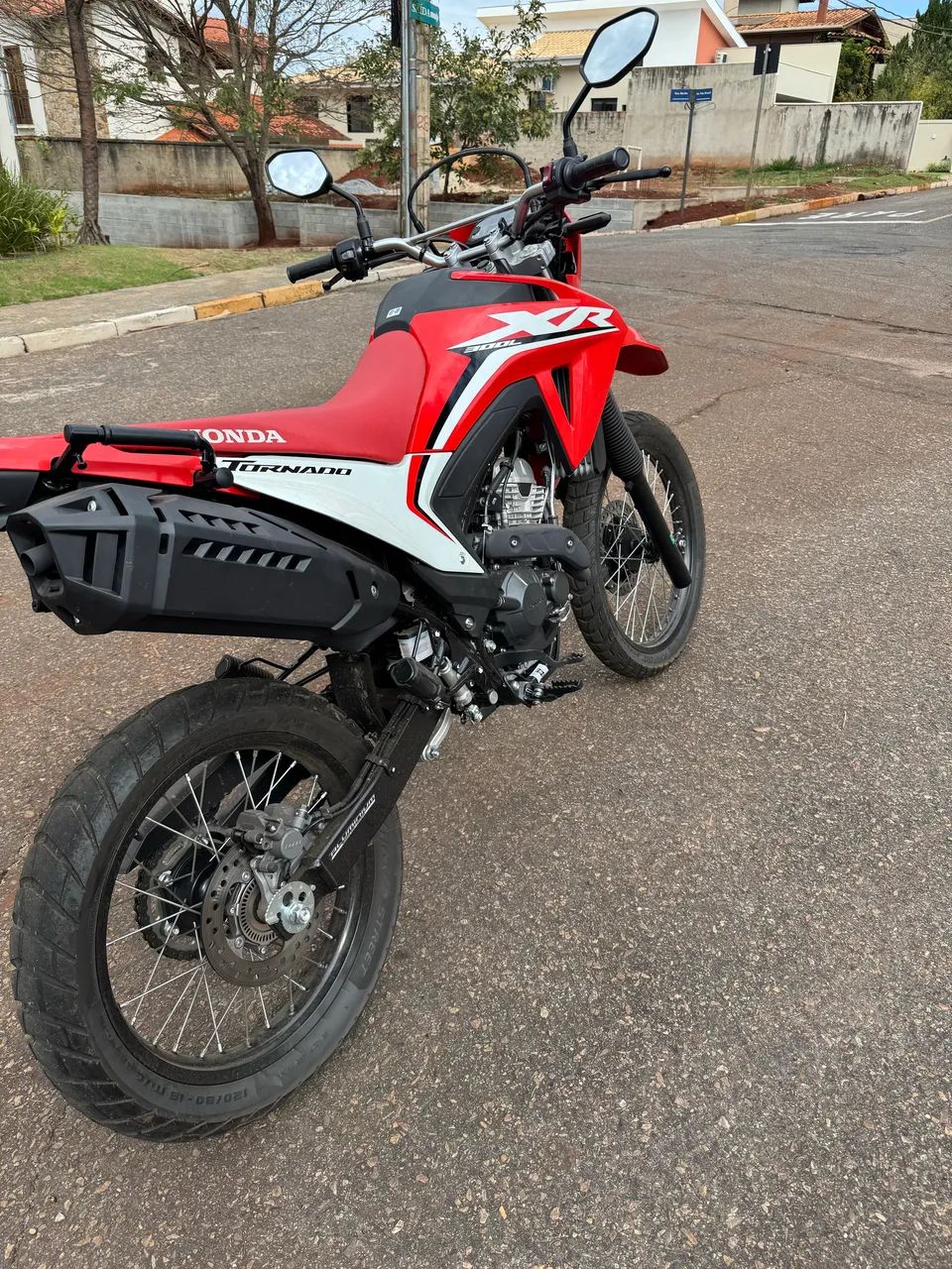 XR Tornado 2025 - Foto 2