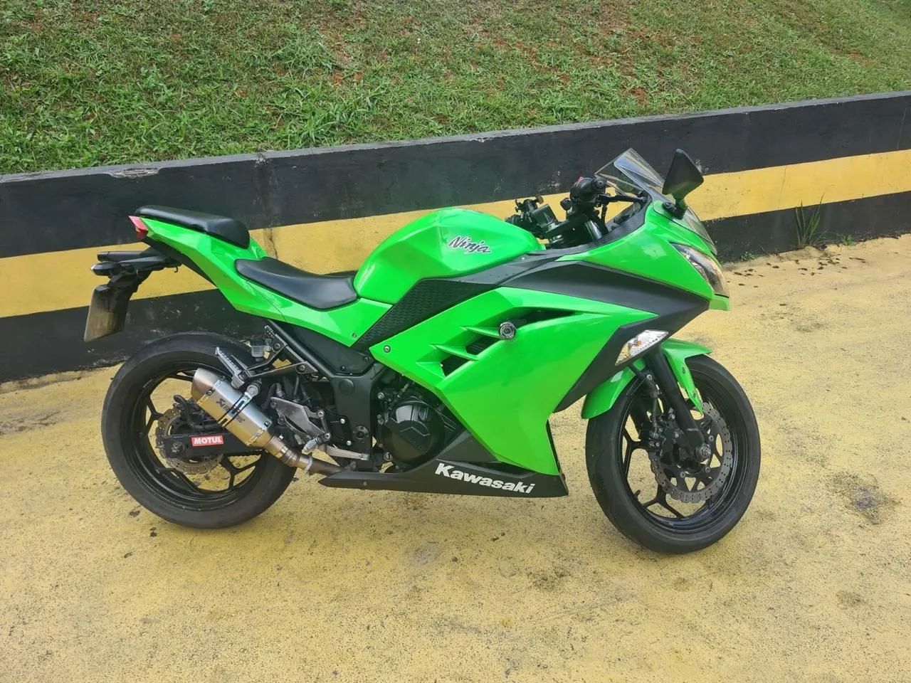 NINJA 300 - Foto 3