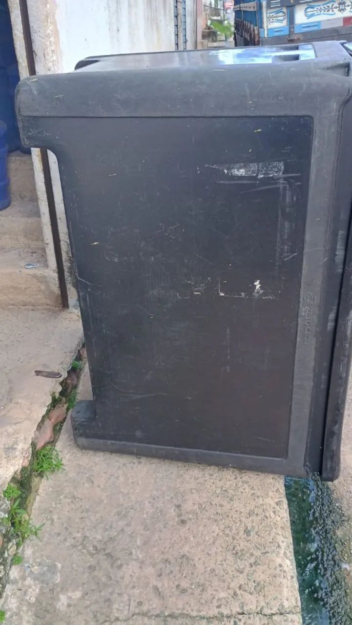 Vendo Cxs térmicas ZERO Grau semi-novas