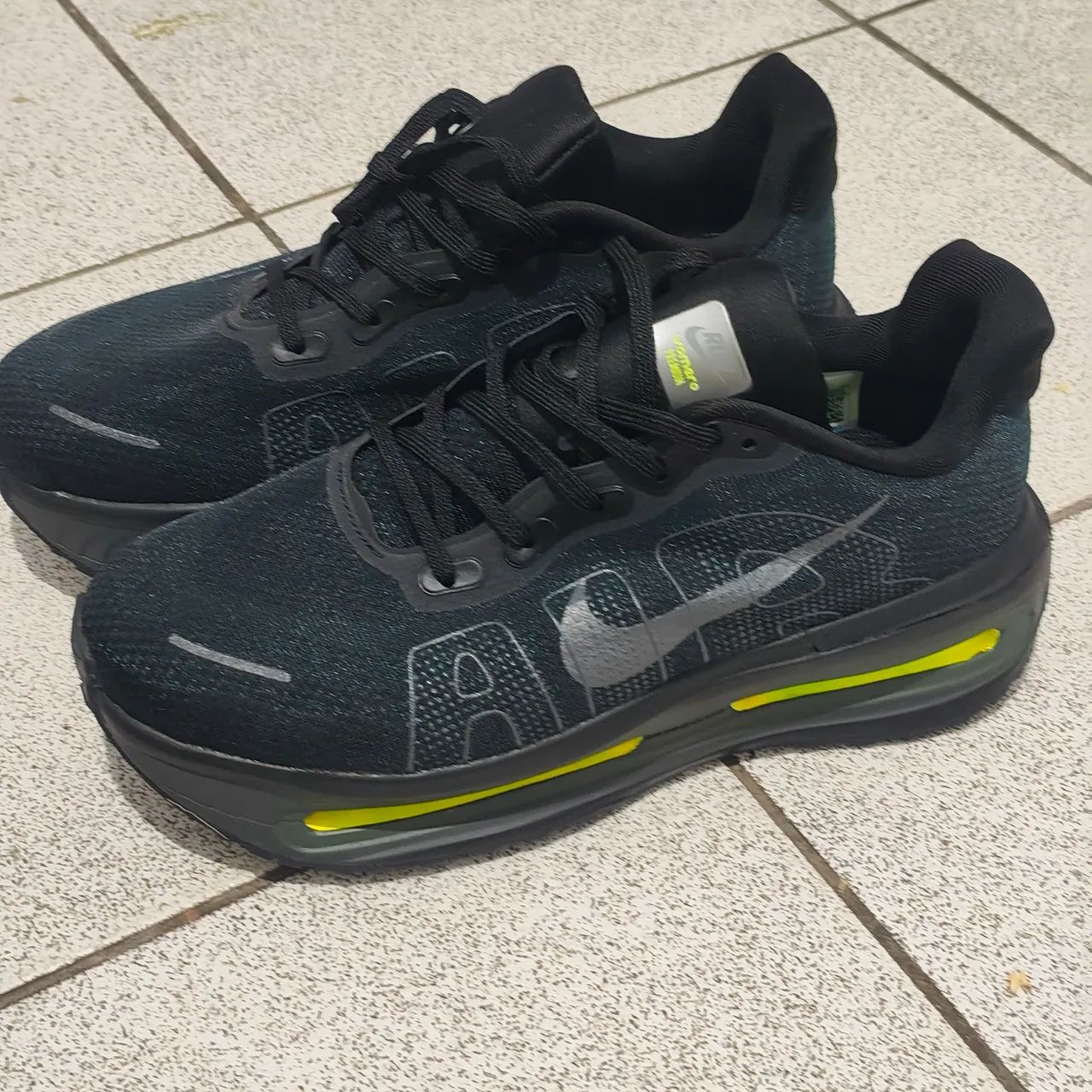 Tênis Vomero Premium  Black Volt  - Foto 3