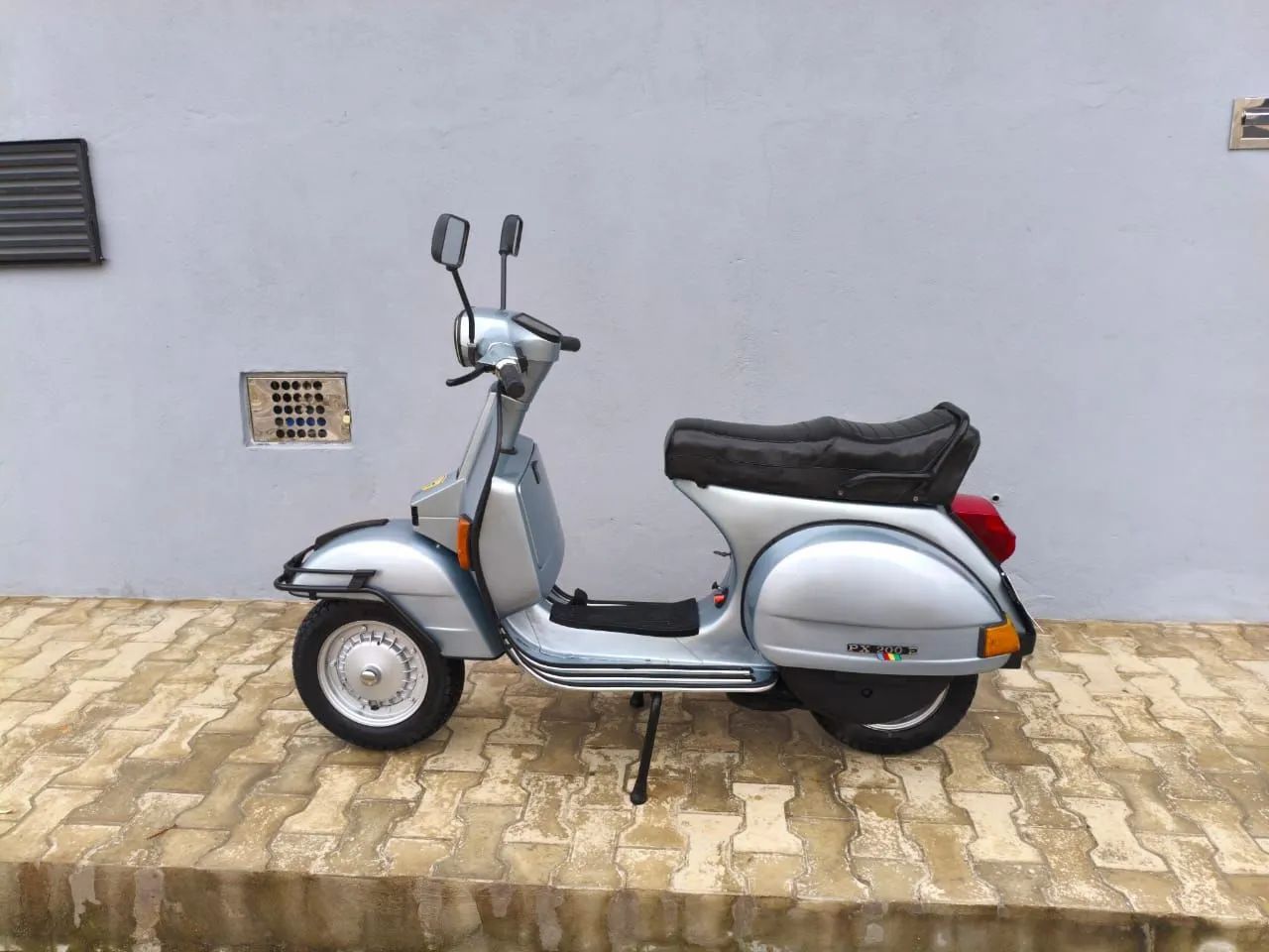 VESPA PX 200 PLACA PRETA NOVA.