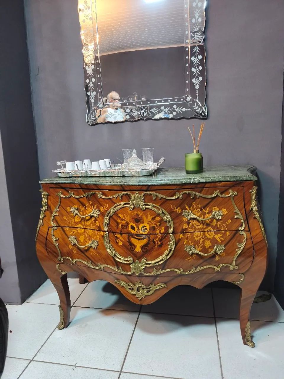 Bombê Clássica e Atemporal, ideal para ambientes clássicos e sofisticado para a decoração. - Foto 5