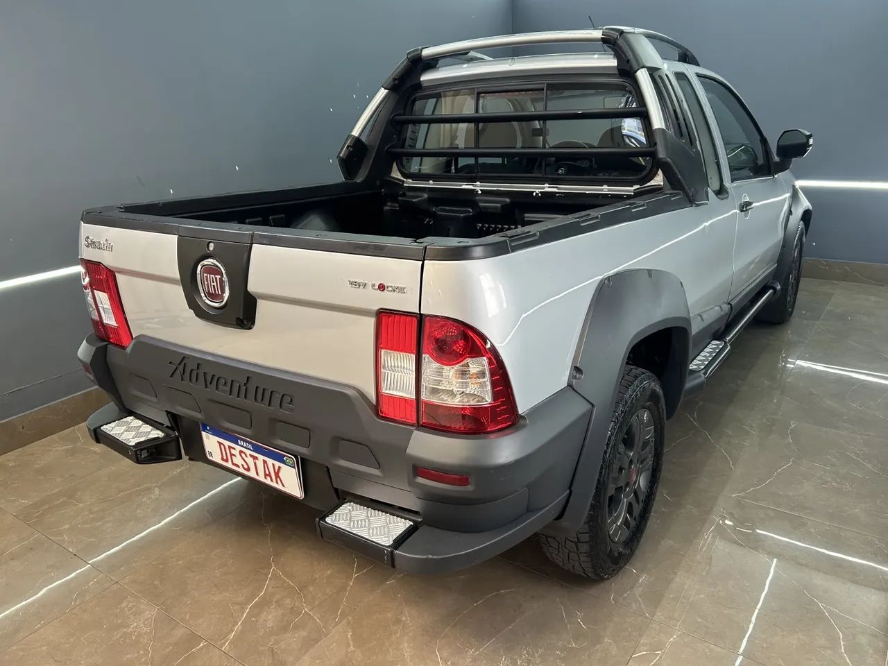 Fiat Strada Adv. Ext. 1.8 Locker Dual.flex CE 2011 - Foto 4