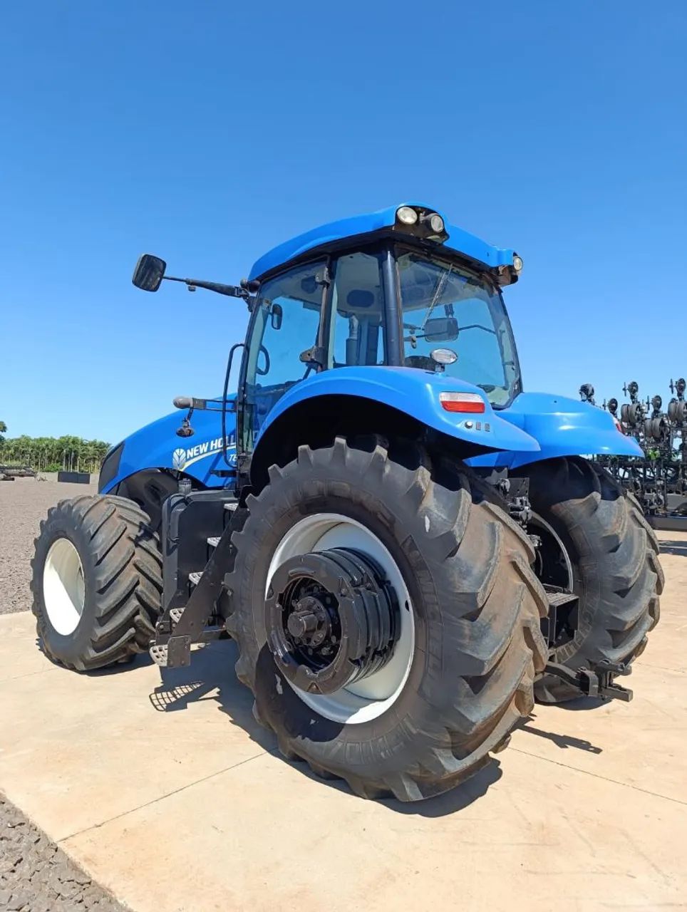 Trator  new Holland 2012 /   financio - Foto 3