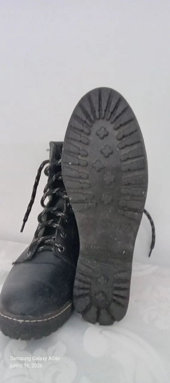 Bota feminina cano médio.  - Foto 3