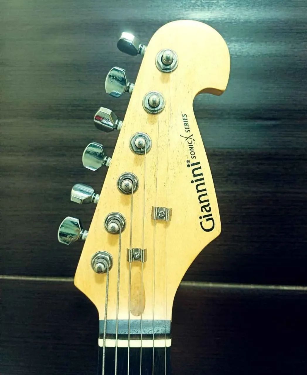 Giannini Sonic X Series 2012 Sunburst - Instrumentos musicais
