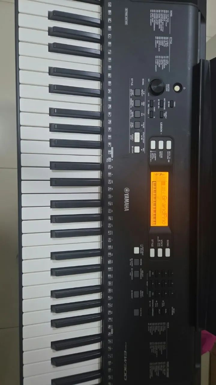 teclado yamaha ew300 76 teclas - Foto 4