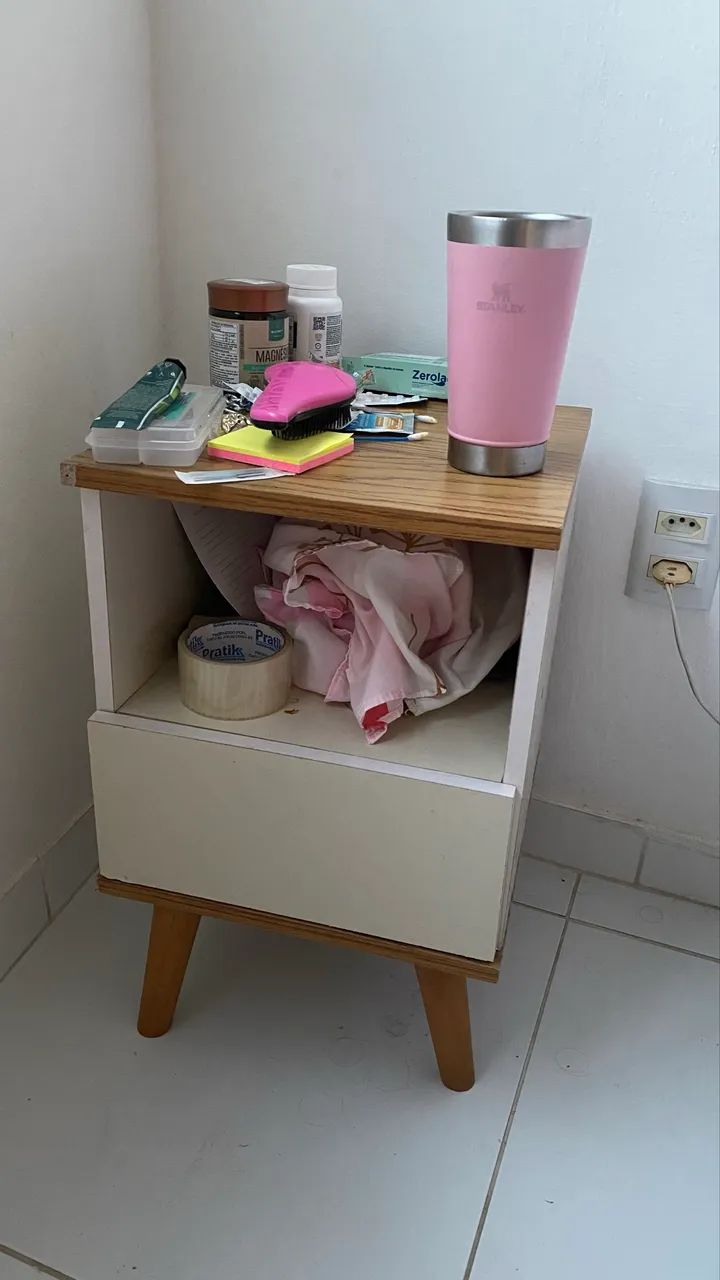 mesa de cabeceira 