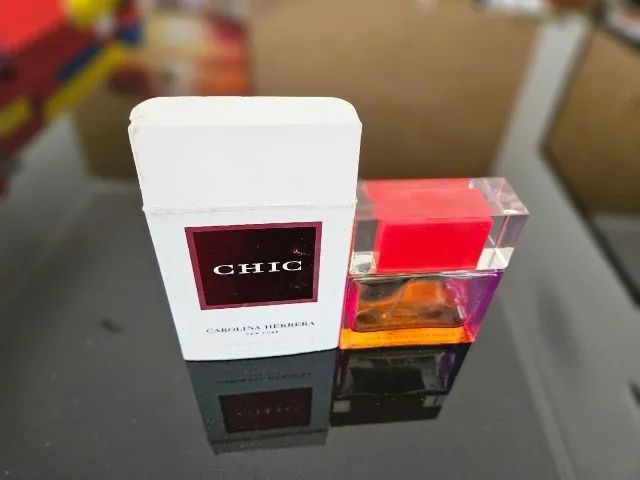 Vidro Vazio de perfume (Chic - Carolina Herrera) Feminino - Foto 3