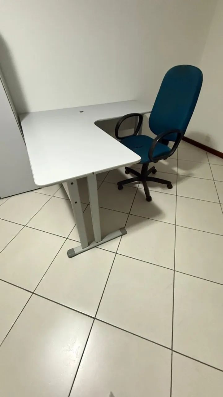 Mesa de Escritório Com Cadeira  - Foto 2