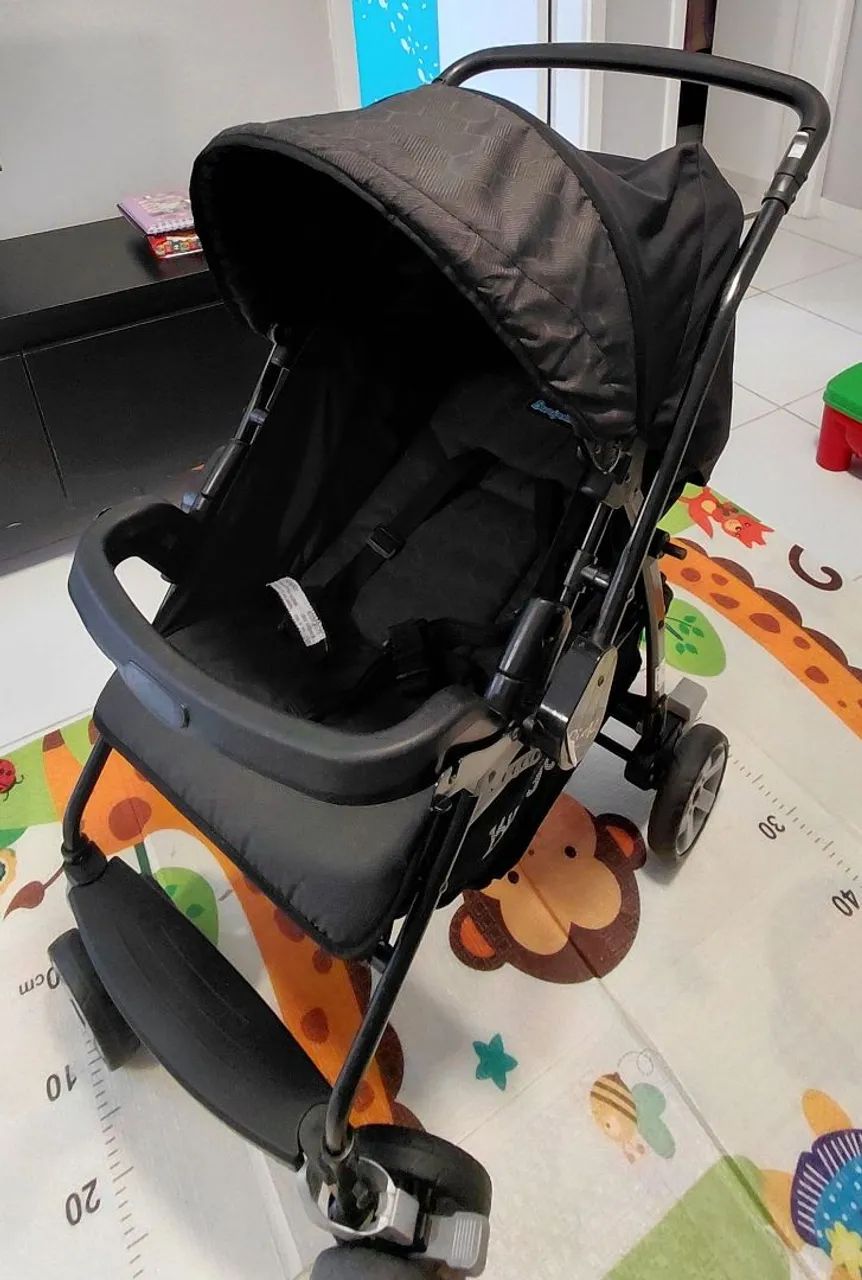 Carrinho de bebê e bebê conforto - Foto 2