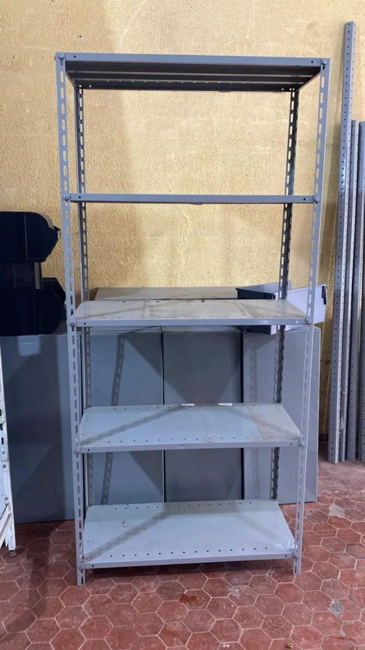 Estante de aço 40cm com 05 bandejas capac 50kg/bandeja 