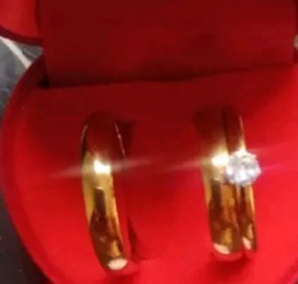 Conjunto de Alianças banhadas a ouro na caixinha  - Foto 2