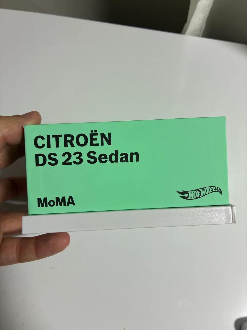Hot Wheels x MoMa Citroen DS 23 Sedan - Foto 3